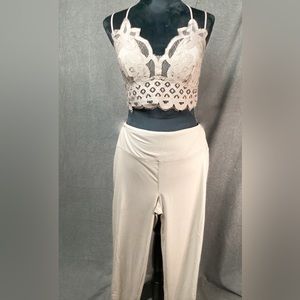 NWOT Zenana Crochet Lace Bralette and matching leggings 1X